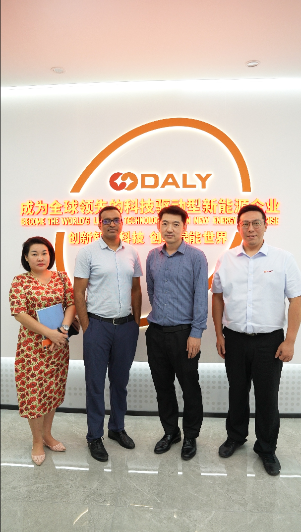 lQLPJxa00sur-pDNBDDNAl-wj_XT7GyYgHEDKVPQcECqAA_607_1072